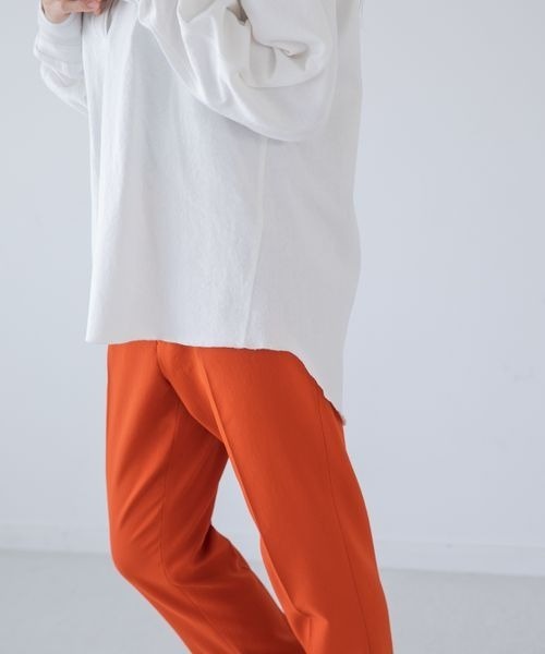 yuw(ユウ)の「テンジクVネックプルオーバー 263774(Tシャツ/カットソー・レディース・オフホワイト/ブラック・FREE)」の11枚目の写真