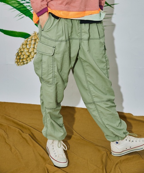AlexanderLeeChang(アレキサンダーリーチャン)の「AlexanderLeeChang アレキサンダーリーチャン / NYLON CARGO PANTS ナイロンカーゴパンツ / AC042203(カーゴパンツ・メンズ・グレー/ブラック/スカイブルー・2/3)」の2枚目の写真