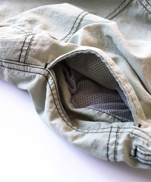 AlexanderLeeChang(アレキサンダーリーチャン)の「AlexanderLeeChang アレキサンダーリーチャン / NYLON CARGO PANTS ナイロンカーゴパンツ / AC042203(カーゴパンツ・メンズ・グレー/ブラック/スカイブルー・2/3)」の9枚目の写真