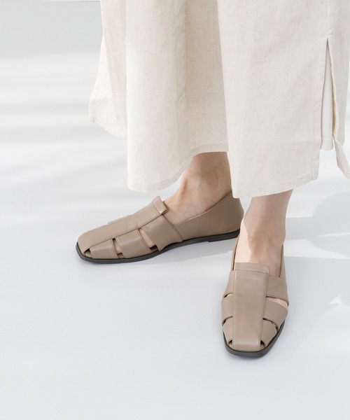 menue(メヌエ)の「グルカサンダル(サンダル・レディース・ブラック/ナチュラル/キャメル/イエロー/ダークブラウン/ベージュ・LL/S/M/L/3L/XS)」の1枚目の写真