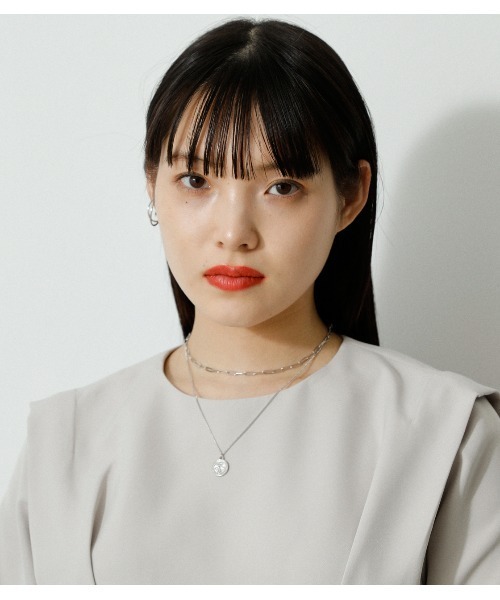 AZUL by moussy(アズールバイマウジー)の「DOUBLE CHAIN MOTIF NECKLACE/ダブルチェーンモチーフネックレス(ネックレス・レディース・シルバー/ゴールド系その他・FREE)」の2枚目の写真