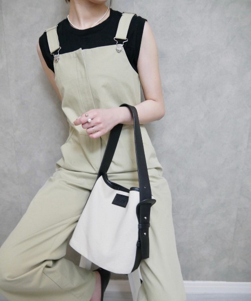 Reurie'（レウリィ）の「キャンバスバケットバッグ（ハンドバッグ・レディース・ブラック/ブラウン・FREE）」の22枚目の写真