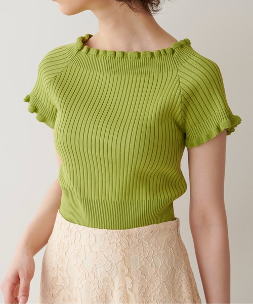 FREE'S MART（フリーズマート）の「◆2Wayオフショルフリルリブ半袖ショート丈ニット（ニット/セーター・レディース・ホワイト/ブラック/ベージュ/グリーン・FREE）」の4枚目の写真