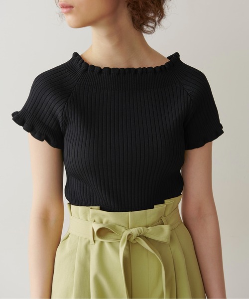 FREE'S MART（フリーズマート）の「◆2Wayオフショルフリルリブ半袖ショート丈ニット（ニット/セーター・レディース・ホワイト/ブラック/ベージュ/グリーン・FREE）」の3枚目の写真