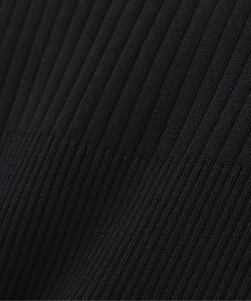 FREE'S MART（フリーズマート）の「◆2Wayオフショルフリルリブ半袖ショート丈ニット（ニット/セーター・レディース・ホワイト/ブラック/ベージュ/グリーン・FREE）」の22枚目の写真