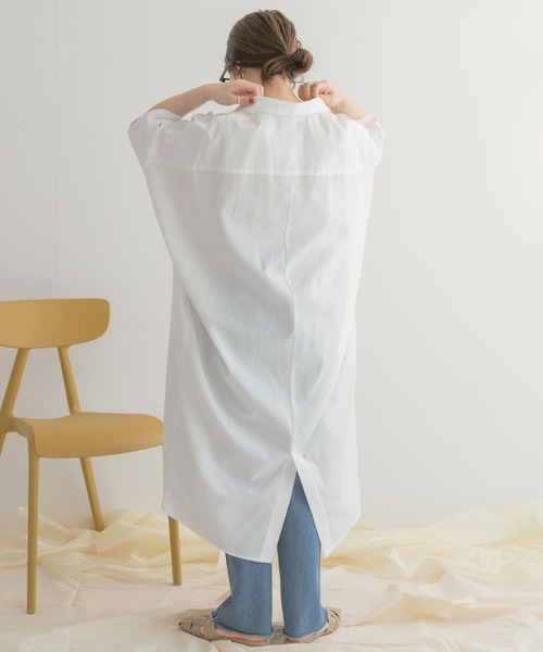 ITEMS URBANRESEARCH（アイテムズ アーバンリサーチ）の「ドルマンシャツワンピース（シャツワンピース・レディース・オフホワイト/カーキ/マスタード・FREE）」の6枚目の写真
