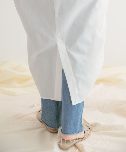 ITEMS URBANRESEARCH（アイテムズ アーバンリサーチ）の「ドルマンシャツワンピース（シャツワンピース・レディース・オフホワイト/カーキ/マスタード・FREE）」の22枚目の写真