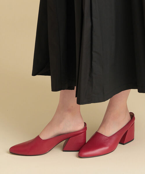 Ray BEAMS（レイビームス）の「Ray BEAMS / チャンキーヒール ミュール（ドレスシューズ・レディース・ブラック/レッド・24.5cm/23.0cm/24.0cm/23.5cm/25.0cm）」の2枚目の写真
