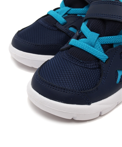 NIKE（ナイキ）の「NIKE / 15S Free2.0 TD (12～16cm)（スニーカー・キッズ・レッド/ネイビー・12/14/15 /16/13）」の12枚目の写真