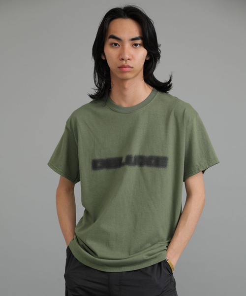 DELUXE(デラックス)の「DELUXE LOGO TEE(Tシャツ/カットソー・メンズ・ブラック/オリーブ・MEDIUM/LARGE/X-LARGE)」の2枚目の写真
