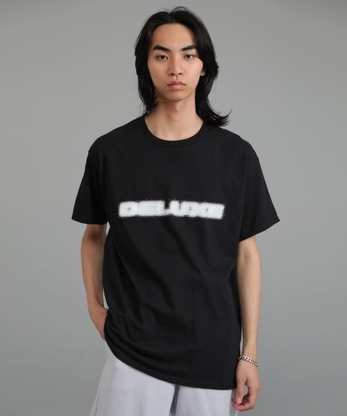 DELUXE(デラックス)の「DELUXE LOGO TEE(Tシャツ/カットソー・メンズ・ブラック/オリーブ・MEDIUM/LARGE/X-LARGE)」の1枚目の写真