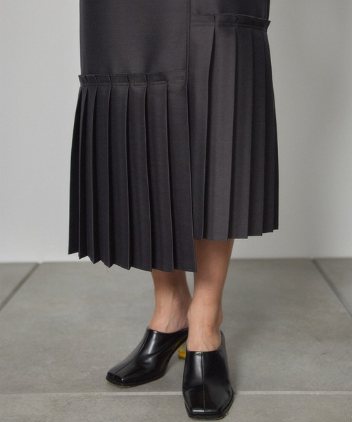 PUBLIC TOKYO（パブリックトウキョウ）の「アシンメトリープリーツスカート（スカート・レディース・カーキ/ダークグレー・FREE）」の20枚目の写真