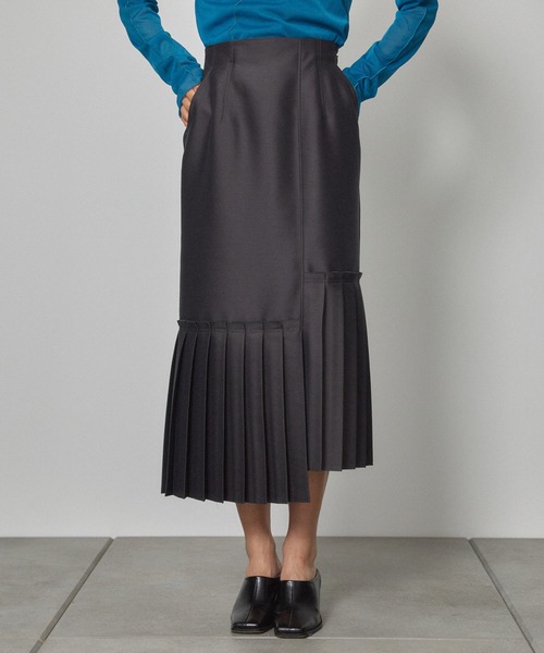 PUBLIC TOKYO（パブリックトウキョウ）の「アシンメトリープリーツスカート（スカート・レディース・カーキ/ダークグレー・FREE）」の14枚目の写真
