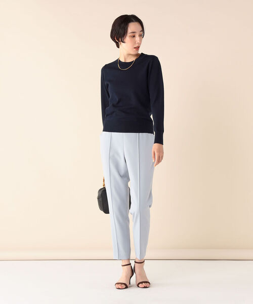 NOLLEY’S Sophi(ノーリーズソフィ)の「《手洗い可能》天竺後ろパールクルーネックプルオーバーニット(ニット/セーター・レディース・ライトグレー/オフホワイト/ピンク/ダークネイビー・38/36)」の11枚目の写真