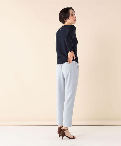 NOLLEY’S Sophi(ノーリーズソフィ)の「《手洗い可能》天竺後ろパールクルーネックプルオーバーニット(ニット/セーター・レディース・ライトグレー/オフホワイト/ピンク/ダークネイビー・38/36)」の14枚目の写真