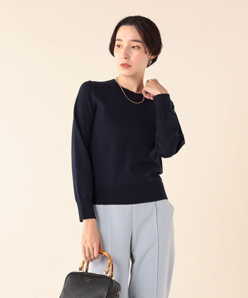 NOLLEY’S Sophi(ノーリーズソフィ)の「《手洗い可能》天竺後ろパールクルーネックプルオーバーニット(ニット/セーター・レディース・ライトグレー/オフホワイト/ピンク/ダークネイビー・38/36)」の15枚目の写真