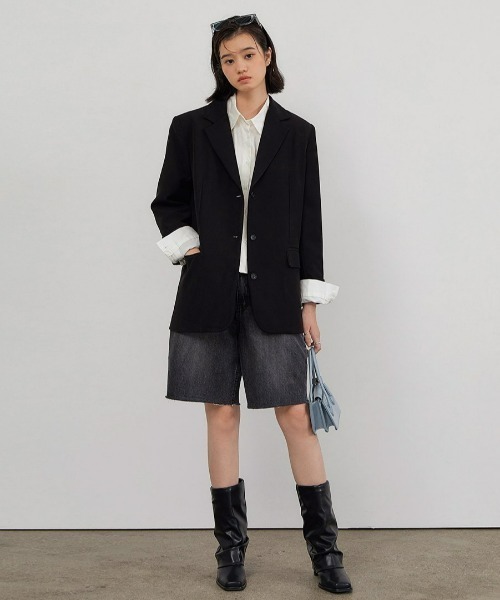 muahmuah(ムーアムーア)の「A'GEM/9 × .kom『muah muah/ムーアムーア』OVER FIT 3BUTTON BLAZER/オーバーフィット ブレザー(テーラードジャケット・レディース・ブラック/カーキ・FREE)」の10枚目の写真
