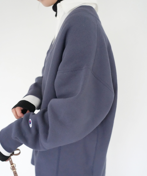 ✴︎新品タグ付き スローブイエナ 別注 チャンピオン ラグランビッグスウェット 紺 SLOBE IENA（スローブイエナ）の「【Champion / チャンピオン