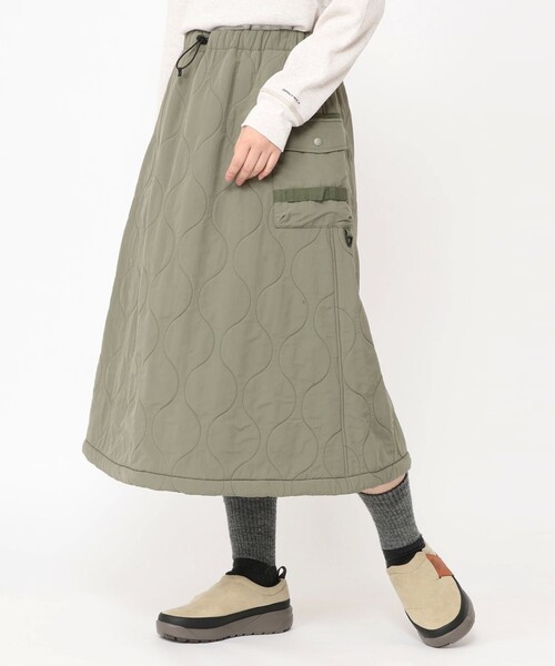 Columbia(コロンビア)の「ウィメンズシカゴアベニューキルティッドスカート(スカート・レディース・ベージュ/グリーン・S/L/XL/M)」の2枚目の写真
