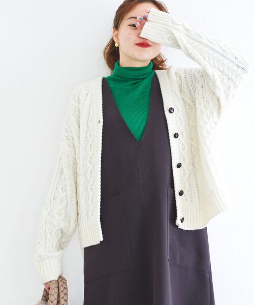 le.coeur blanc（ルクールブラン）の「ウールブレンドケーブルカーディガン（カーディガン/ボレロ・レディース・ブラック/アイボリー・38）」の4枚目の写真