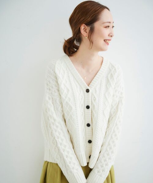 le.coeur blanc（ルクールブラン）の「ウールブレンドケーブルカーディガン（カーディガン/ボレロ・レディース・ブラック/アイボリー・38）」の8枚目の写真