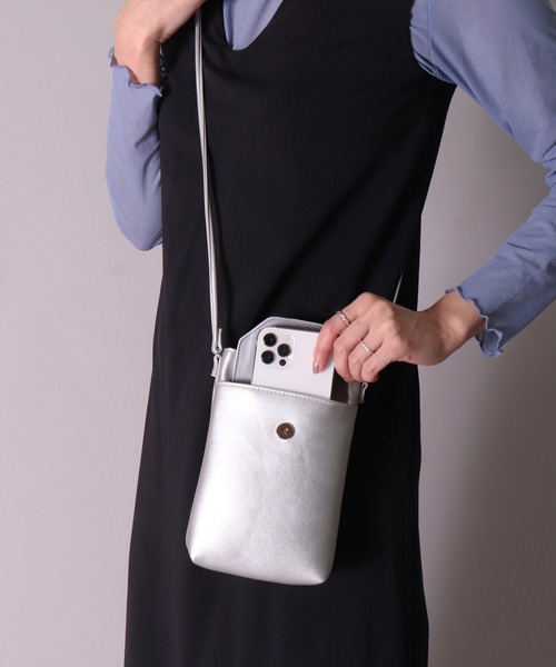 Legato Largo（レガートラルゴ）の「(LF)【Legato Largo】メール型 デザイン スマホショルダー バッグ（ショルダーバッグ・レディース・シルバー/グリーン/ブラック/グレイッシュベージュ・ONE SIZE）」の12枚目の写真