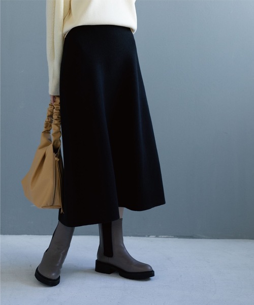 OPAQUE.CLIP（オペークドットクリップ）の「◆ニットフレアスカート【抗ピリング&ウォッシャブル】（スカート・レディース・ブラック/ブルー系7/オフホワイト/ピンク系9/レッド系1/ナチュラル・40/42/38/36）」の3枚目の写真