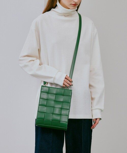 tk.TAKEO KIKUCHI（ティーケータケオキクチ）の「◆イントレスクエアボックスショルダーバッグ（ショルダーバッグ・レディース・グリーン/ベージュ/ブラック・00）」の3枚目の写真