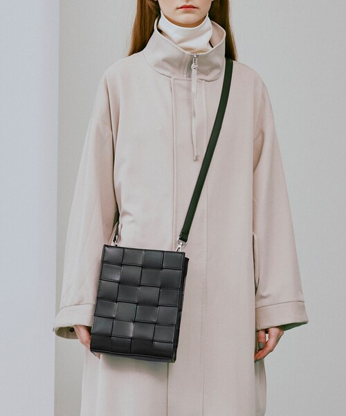 tk.TAKEO KIKUCHI（ティーケータケオキクチ）の「◆イントレスクエアボックスショルダーバッグ（ショルダーバッグ・レディース・グリーン/ベージュ/ブラック・00）」の4枚目の写真