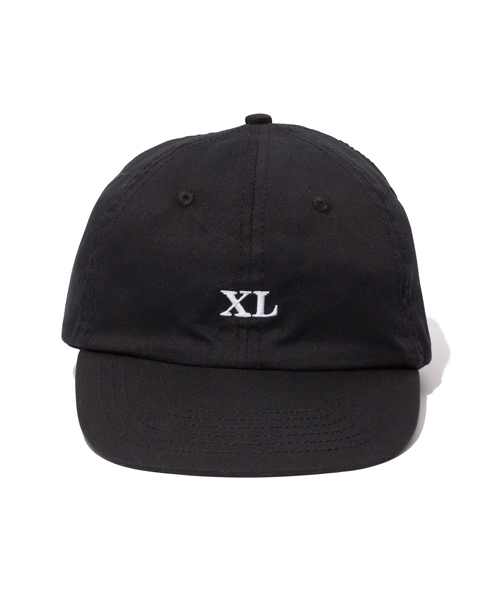 XLARGE（エクストララージ）の「XL LOGO 6 PANEL CAP（キャップ・メンズ・ホワイト/ブラック/ネイビー・ONE SIZE）」の2枚目の写真