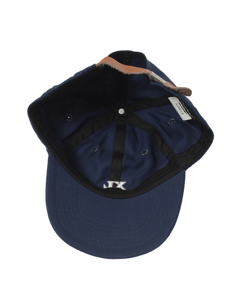 XLARGE（エクストララージ）の「XL LOGO 6 PANEL CAP（キャップ・メンズ・ホワイト/ブラック/ネイビー・ONE SIZE）」の8枚目の写真