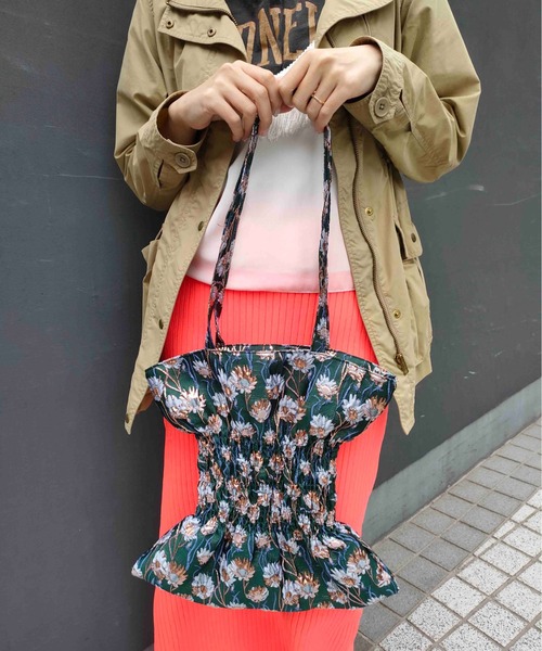 Casselini（キャセリーニ）の「Casselini(キャセリーニ)ジャガードシャーリングバッグ（トートバッグ・レディース・ホワイト/ブラック/ベージュ/サックスブルー/グリーン/イエロー・FREE）」の5枚目の写真