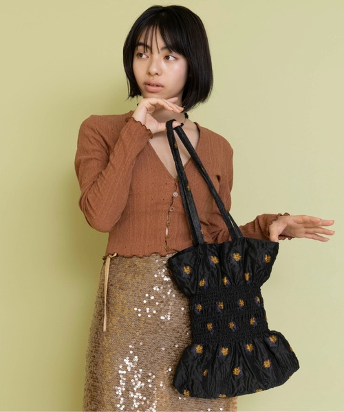 Casselini（キャセリーニ）の「Casselini(キャセリーニ)ジャガードシャーリングバッグ（トートバッグ・レディース・ホワイト/ブラック/ベージュ/サックスブルー/グリーン/イエロー・FREE）」の3枚目の写真