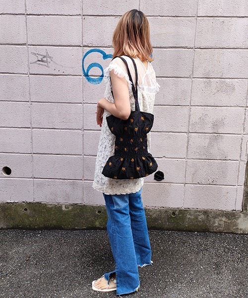 Casselini（キャセリーニ）の「Casselini(キャセリーニ)ジャガードシャーリングバッグ（トートバッグ・レディース・ホワイト/ブラック/ベージュ/サックスブルー/グリーン/イエロー・FREE）」の16枚目の写真