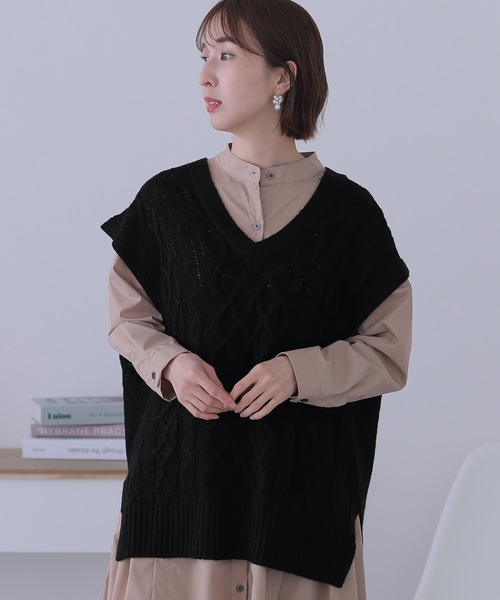 ElegChic(エレグシック)の「ケーブル編みVネックベスト(ベスト・レディース・グリーン/ライトグレー/モカ/ブラック・4L/XL/M)」の2枚目の写真