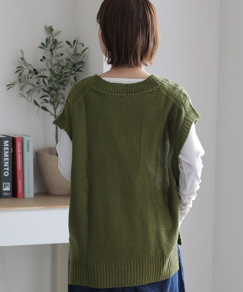 ElegChic(エレグシック)の「ケーブル編みVネックベスト(ベスト・レディース・グリーン/ライトグレー/モカ/ブラック・4L/XL/M)」の11枚目の写真
