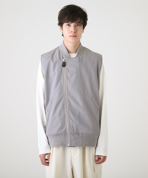 tk.TAKEO KIKUCHI(ティーケータケオキクチ)の「◆ダルマシルエットMA-1ベスト(ベスト・メンズ・ライトグレー/ブラック・88)」の3枚目の写真