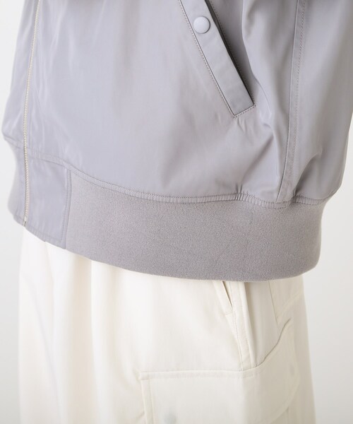 tk.TAKEO KIKUCHI(ティーケータケオキクチ)の「◆ダルマシルエットMA-1ベスト(ベスト・メンズ・ライトグレー/ブラック・88)」の9枚目の写真