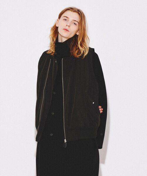 tk.TAKEO KIKUCHI(ティーケータケオキクチ)の「◆ダルマシルエットMA-1ベスト(ベスト・メンズ・ライトグレー/ブラック・88)」の21枚目の写真