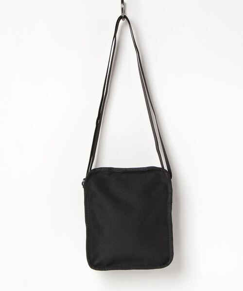 FRED PERRY（フレッドペリー）の「Branded Side Bag（ショルダーバッグ・メンズ・ネイビー/ブラック・ONE SIZE）」の3枚目の写真
