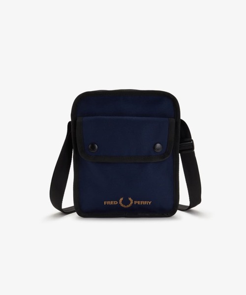 FRED PERRY（フレッドペリー）の「Branded Side Bag（ショルダーバッグ・メンズ・ネイビー/ブラック・ONE SIZE）」の12枚目の写真