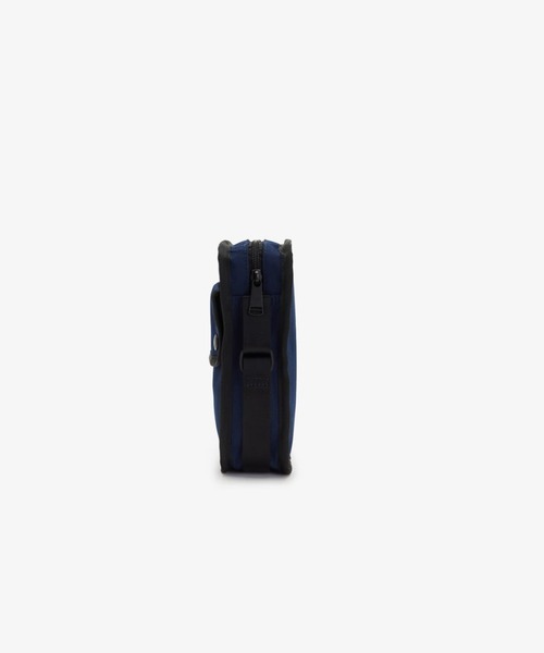 FRED PERRY（フレッドペリー）の「Branded Side Bag（ショルダーバッグ・メンズ・ネイビー/ブラック・ONE SIZE）」の15枚目の写真