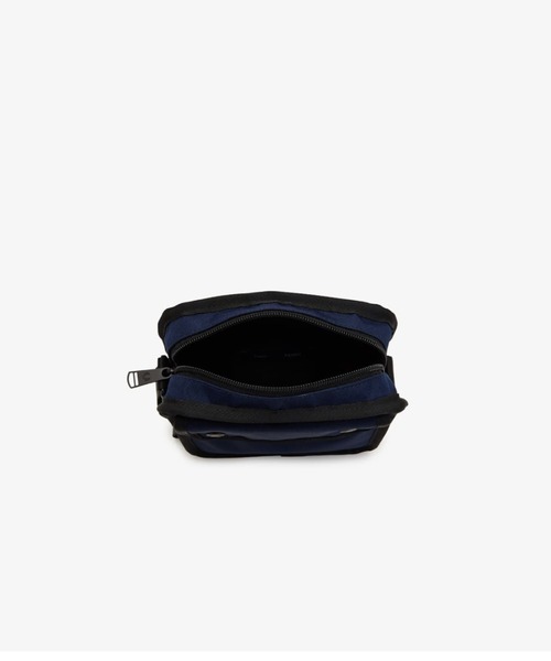 FRED PERRY（フレッドペリー）の「Branded Side Bag（ショルダーバッグ・メンズ・ネイビー/ブラック・ONE SIZE）」の16枚目の写真