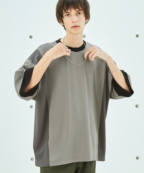 EMMA CLOTHES（エマクローズ）の「ドレープポンチ コンビカラー ルーズS/Sカットソー EMMA CLOTHES 2023SS（Tシャツ/カットソー・メンズ・ベージュ系/ブルー系/グレー系・M/L）」の2枚目の写真