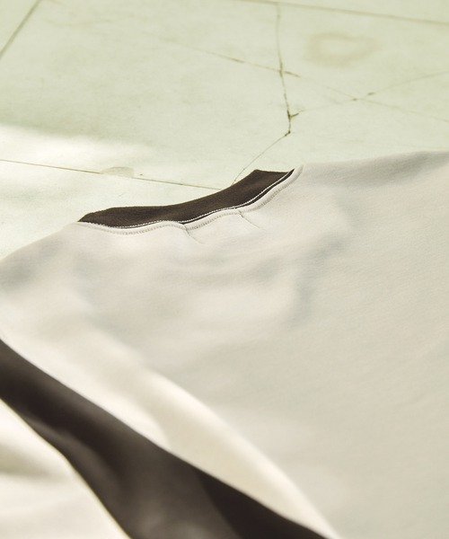 EMMA CLOTHES（エマクローズ）の「ドレープポンチ コンビカラー ルーズS/Sカットソー EMMA CLOTHES 2023SS（Tシャツ/カットソー・メンズ・ベージュ系/ブルー系/グレー系・M/L）」の19枚目の写真