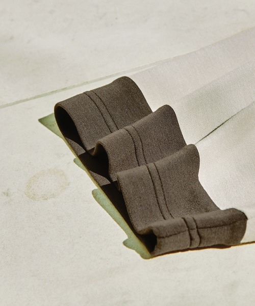 EMMA CLOTHES（エマクローズ）の「ドレープポンチ コンビカラー ルーズS/Sカットソー EMMA CLOTHES 2023SS（Tシャツ/カットソー・メンズ・ベージュ系/ブルー系/グレー系・M/L）」の22枚目の写真