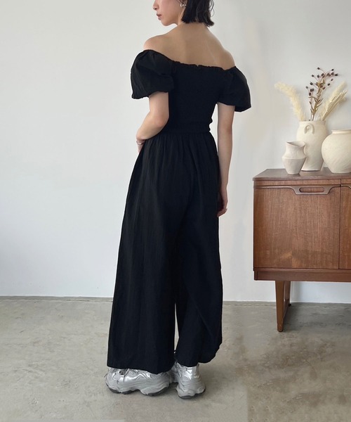 Jewelobe(ジュエローブ)の「バルーンスリーブシャーリングオールインワン(つなぎ/オールインワン・レディース・ベージュ/ブラック・FREE)」の13枚目の写真