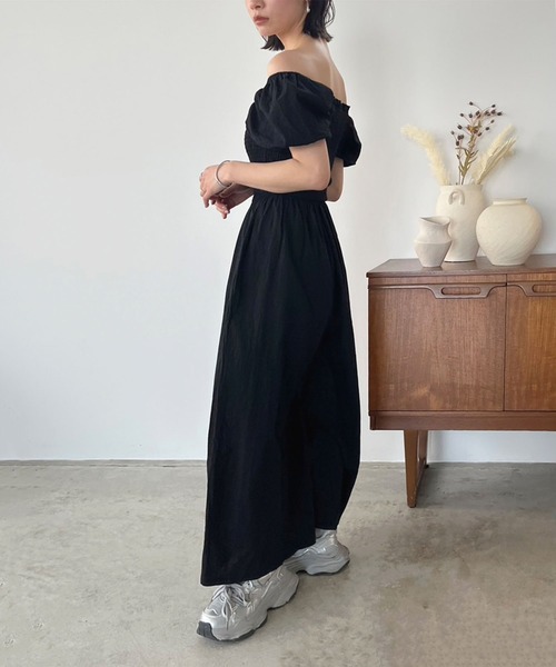 Jewelobe(ジュエローブ)の「バルーンスリーブシャーリングオールインワン(つなぎ/オールインワン・レディース・ベージュ/ブラック・FREE)」の12枚目の写真