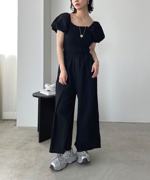 Jewelobe(ジュエローブ)の「バルーンスリーブシャーリングオールインワン(つなぎ/オールインワン・レディース・ベージュ/ブラック・FREE)」の10枚目の写真