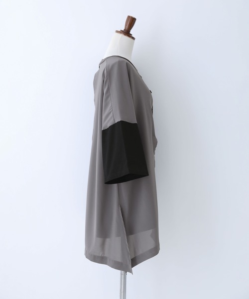 osharewalker(オシャレウォーカー)の「『異素材配色アシメデザインTシャツ』(Tシャツ/カットソー・レディース・グレイッシュブルー/ブラック・FREE)」の4枚目の写真